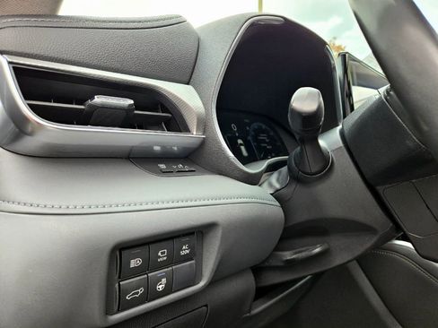 Used 2023 Toyota Highlander Platinum image 31