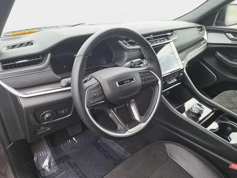 Certified 2022 Jeep Grand Cherokee Altitude AWD/4WD image 17