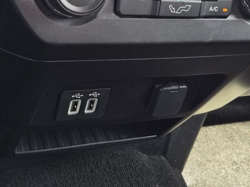 Used 2020 Ford F150 XLT AWD/4WD image 19