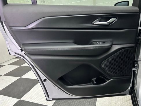 New 2025 Jeep Grand Cherokee L Altitude image 20