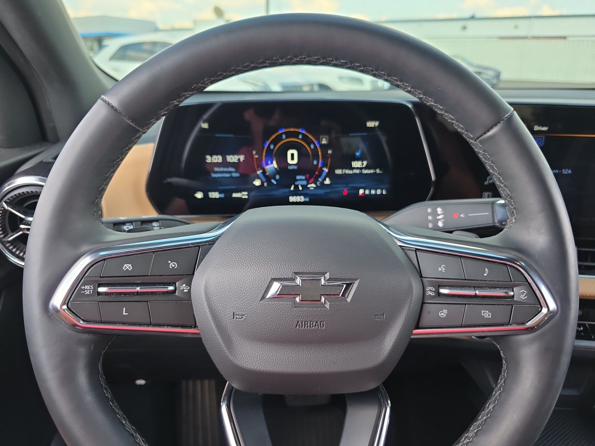 Used 2025 Chevrolet Equinox ACTIV w/ Safety and Technology Package AWD/4WD image 18