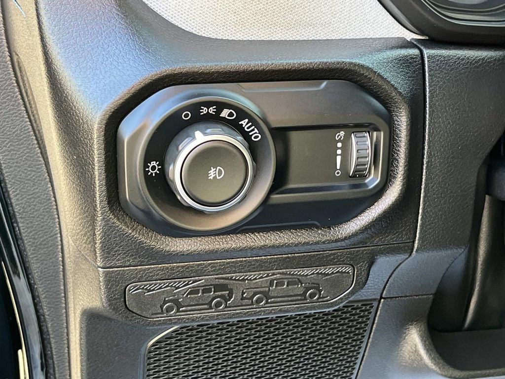 Used 2024 Jeep Wrangler Unlimited Sport AWD/4WD image 27