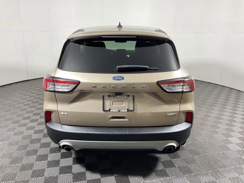 Used 2020 Ford Escape SE image 11