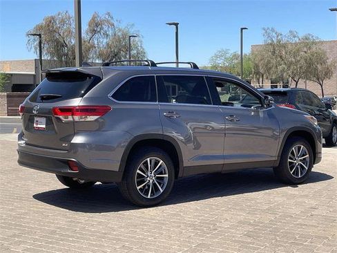 Certified 2019 Toyota Highlander XLE FWD image 6