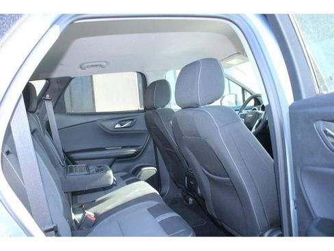 Used 2025 Chevrolet Blazer LT image 11