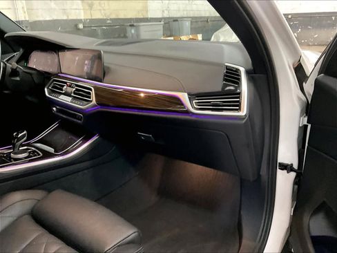 Used 2023 BMW X5 xDrive40i w/ Parking Assistance Package image 17