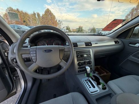 Used 2005 Ford Five Hundred SE image 18