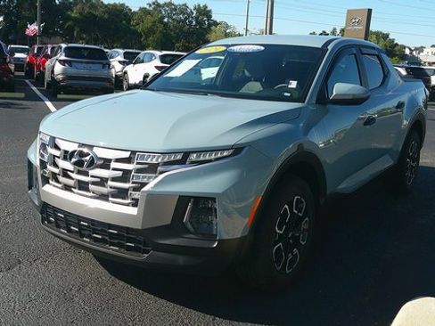 Certified 2024 Hyundai Santa Cruz SE image 2