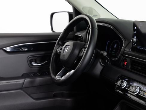 Used 2023 Honda Pilot Touring image 25