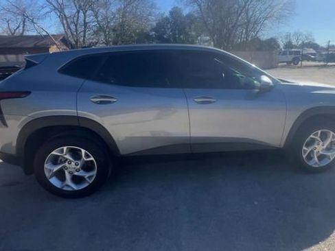 Certified 2025 Chevrolet Trax LS w/ LS Convenience Package image 9