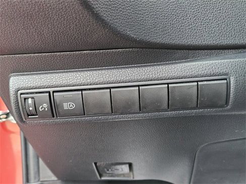 Used 2020 Toyota Corolla LE image 24
