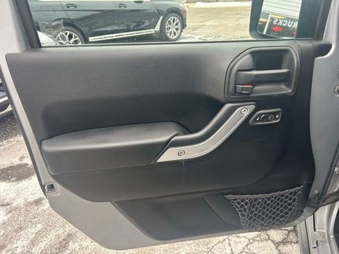 Used 2013 Jeep Wrangler Unlimited Rubicon w/ Dual Top Group image 12