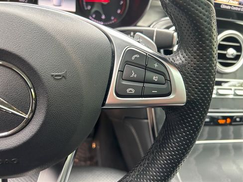 Used 2019 Mercedes-Benz GLC 300 4MATIC image 16