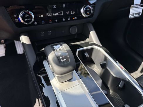 New 2025 Mitsubishi Outlander SEL image 22