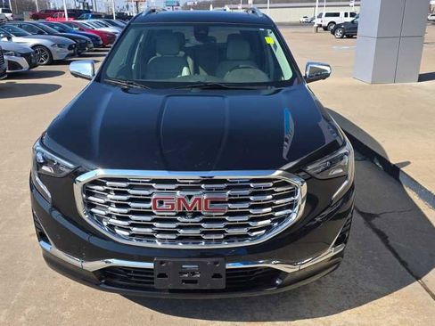 Used 2019 GMC Terrain Denali w/ Advanced Safety Package FWD image 4