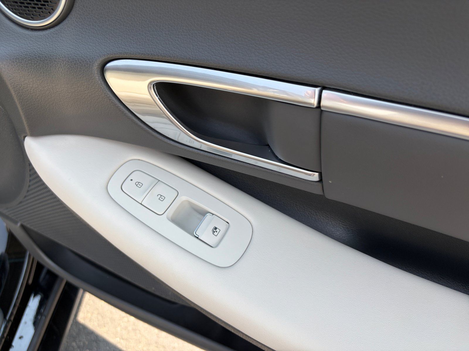 Used 2023 Hyundai Sonata SEL FWD image 16