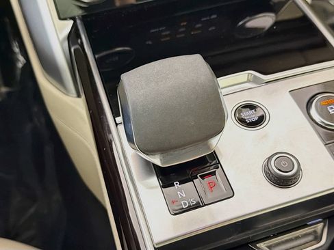 Certified 2023 Land Rover Range Rover SE AWD/4WD image 17