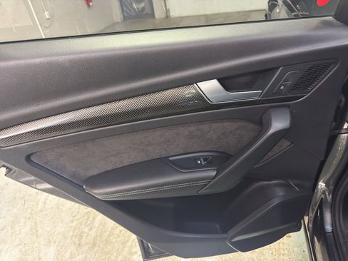 Used 2018 Audi SQ5 Premium Plus w/ S Sport Package image 28