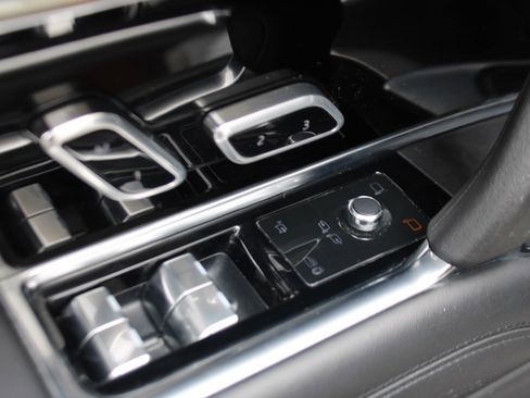 Certified 2023 Land Rover Range Rover SE image 11