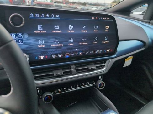 New 2025 Chevrolet Equinox EV LT w/ Convenience Package II image 20