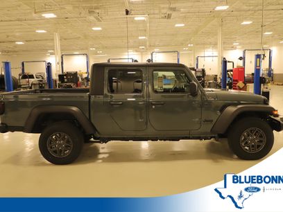 New 2025 Jeep Gladiator Sport