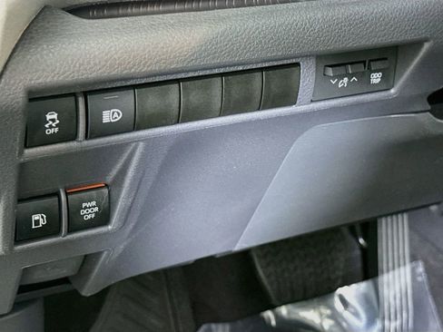 Certified 2024 Toyota Sienna XLE w/ XLE Plus Package AWD/4WD image 21