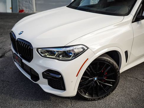 Used 2022 BMW X5 xDrive40i w/ M Sport Package AWD/4WD image 2