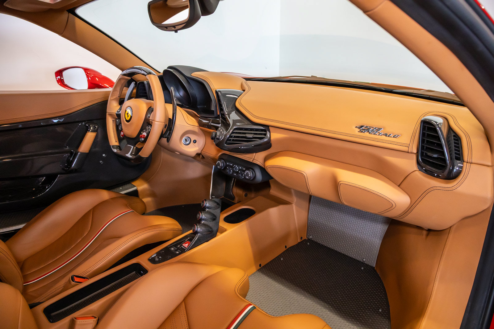 Used 2015 Ferrari 458 Speciale Coupe RWD image 37