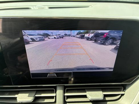Used 2025 Chevrolet Trax LS w/ LS Convenience Package FWD image 7
