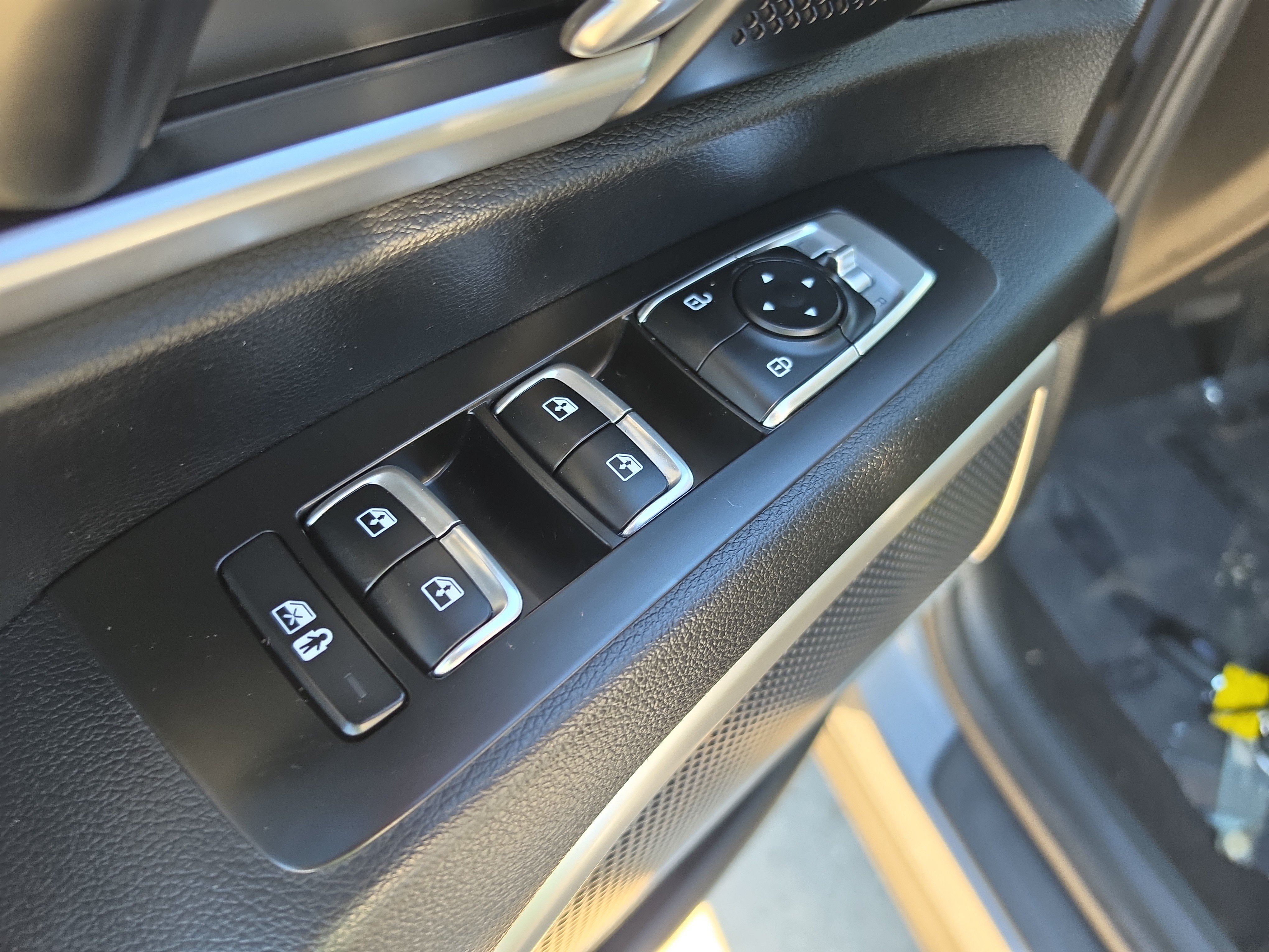 Certified 2023 Kia Telluride LX FWD image 19