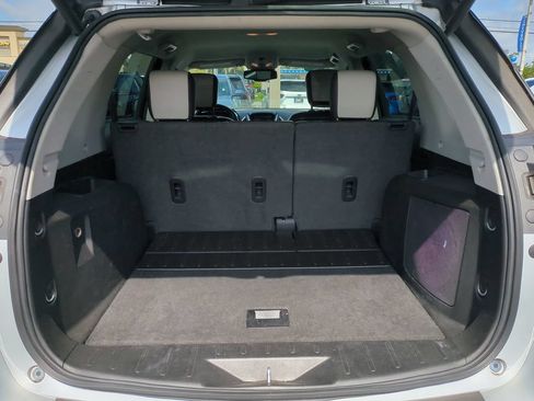 Used 2017 GMC Terrain SLT w/ Driver Alert Package I FWD image 14