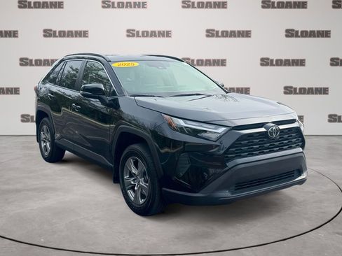 Used 2025 Toyota RAV4 XLE image 7