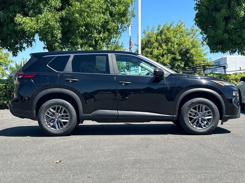 Certified 2024 Nissan Rogue S AWD/4WD image 3