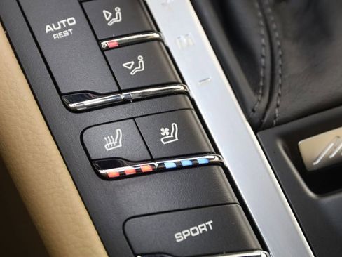Used 2019 Porsche Macan AWD/4WD image 8