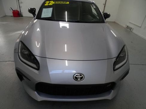 Used 2023 Toyota GR86 RWD image 20
