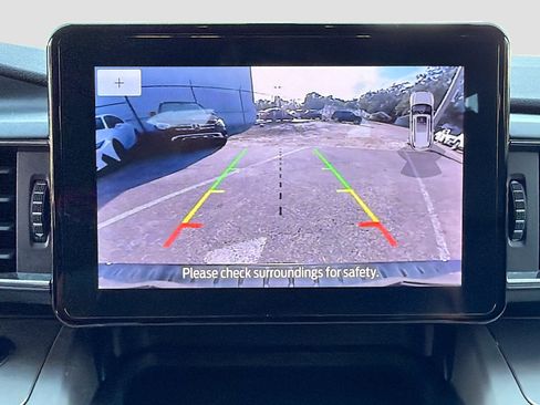 Used 2022 Ford Explorer XLT w/ Equipment Group 202A image 34