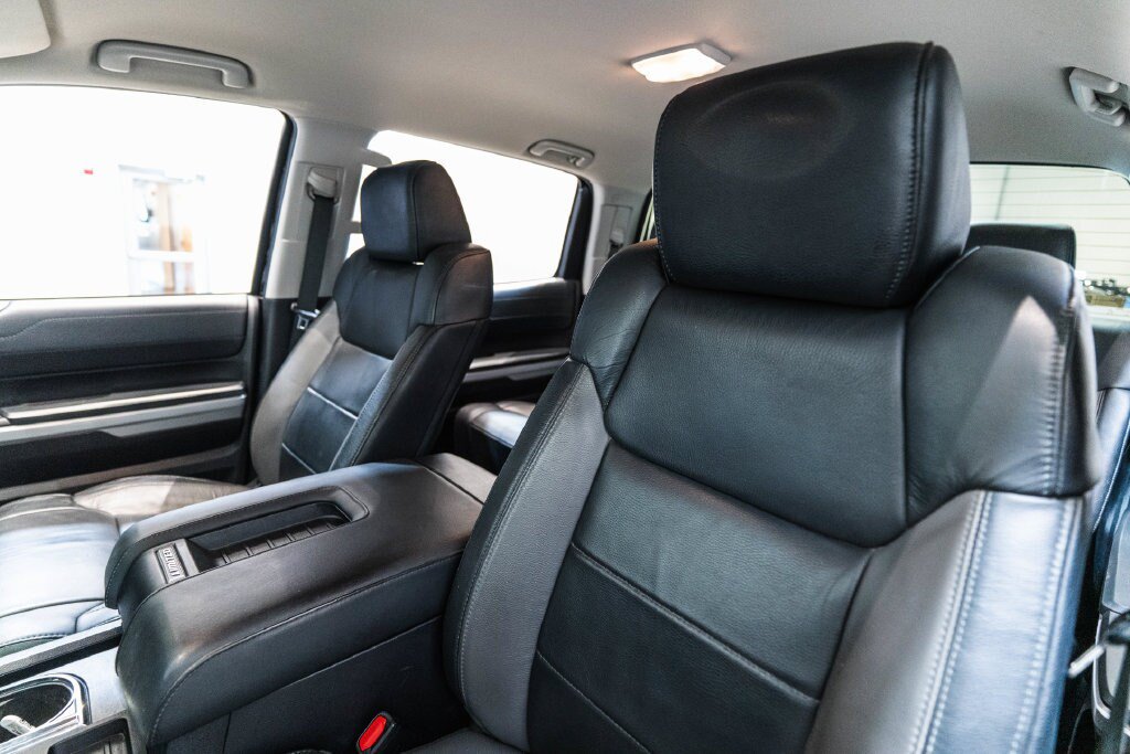 Used 2021 Toyota Tundra Limited w/ Limited Premium Package AWD/4WD image 6