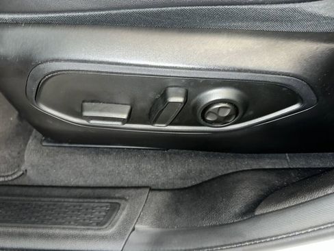 Used 2023 Jeep Grand Cherokee Limited w/ Black Appearance Package image 6