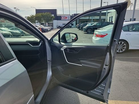 Used 2023 Toyota RAV4 LE AWD/4WD image 9