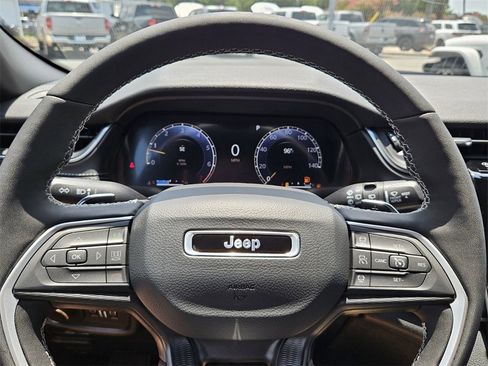 New 2025 Jeep Grand Cherokee L Laredo w/ Luxury Tech Group I image 20