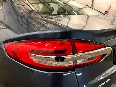 Used 2019 Ford Fusion SE FWD image 28