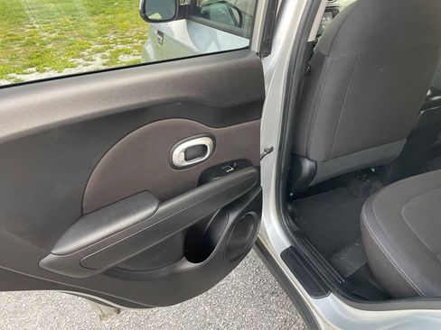 Used 2018 Kia Soul w/ Convenience Package FWD image 15