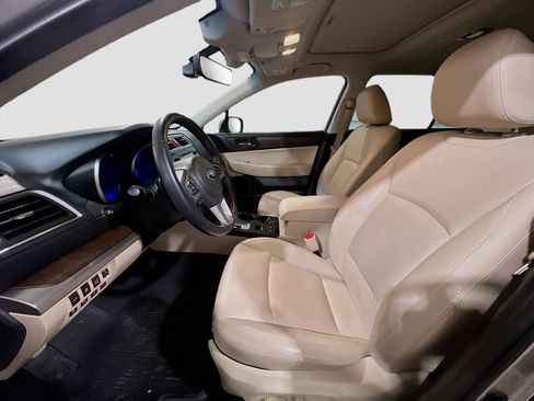 Used 2017 Subaru Outback 3.6R Limited image 16