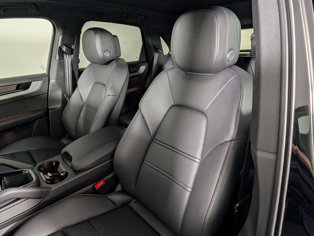 New 2026 Porsche Cayenne AWD/4WD image 5