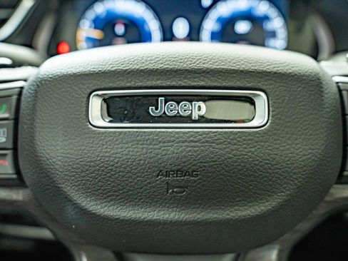Used 2025 Jeep Grand Cherokee L Limited w/ Black Appearance Package AWD/4WD image 23