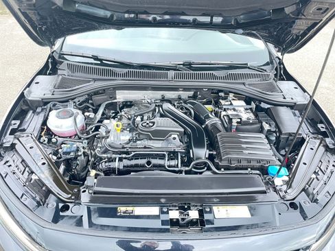 Used 2025 Volkswagen Jetta SE image 32