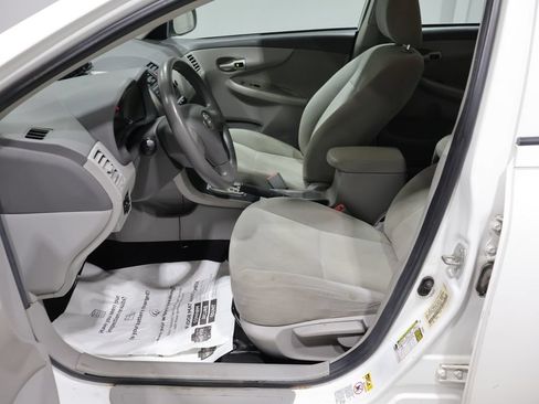 Used 2010 Toyota Corolla LE w/ All Weather Guard Pkg FWD image 11