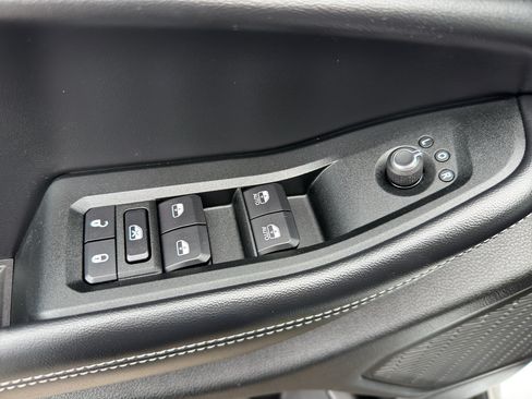 Used 2025 Jeep Grand Cherokee Altitude AWD/4WD image 11