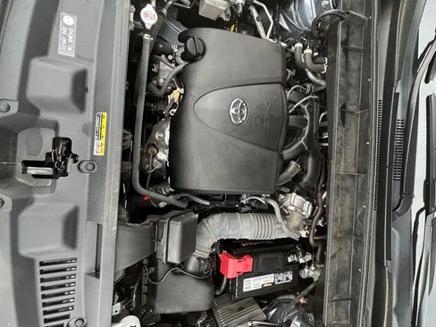 Used 2021 Toyota Highlander Platinum image 32