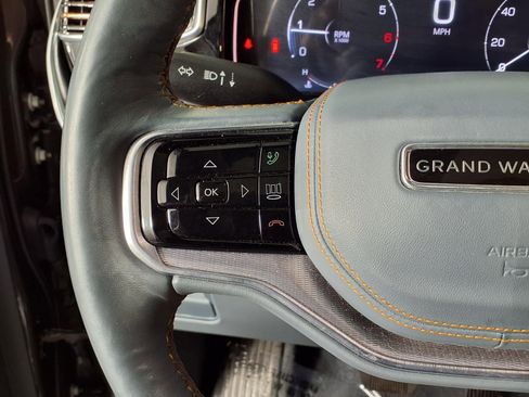 Used 2023 Jeep Grand Wagoneer L Series III w/ Rear Seat Video Group 1 AWD/4WD image 35
